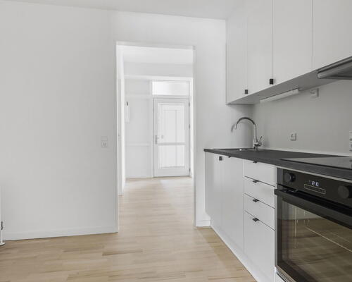 Stor 2-værelses perfekt placeret i Odense C! - KUN 1 MÅNEDS DEPOSITUM