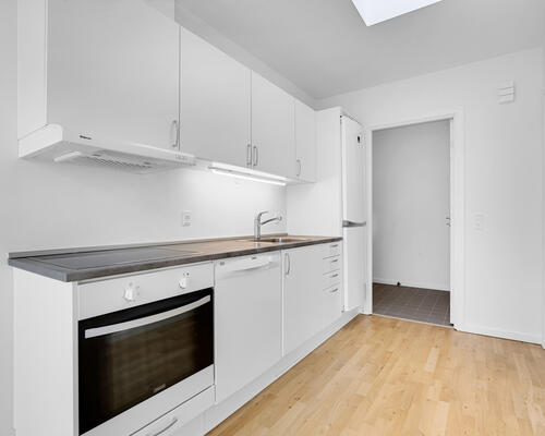 Skøn 3-værelses lejlighed med altan nær Aarhus C