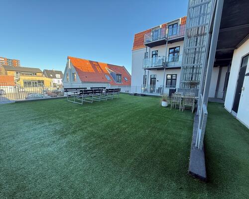 Charmerende 3 værelses med egen p. plads og elevator