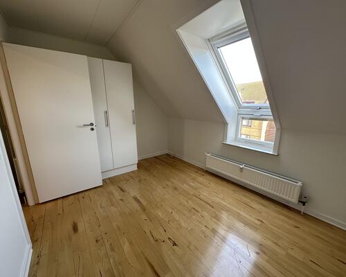 Indbydende lejlighed med altan i hjertet af Odense C