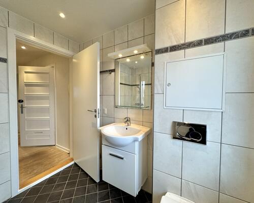 Lys og indbydende lejlighed nær Odense Å