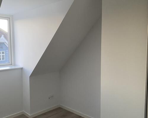 Flot lejlighed med hems og altan samt elevator i ejendommen