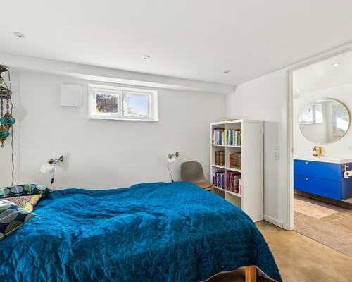 Charmerende og istandsat murermestervilla i 3 plan med skøn have