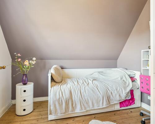 Charmerende og istandsat murermestervilla i 3 plan med skøn have