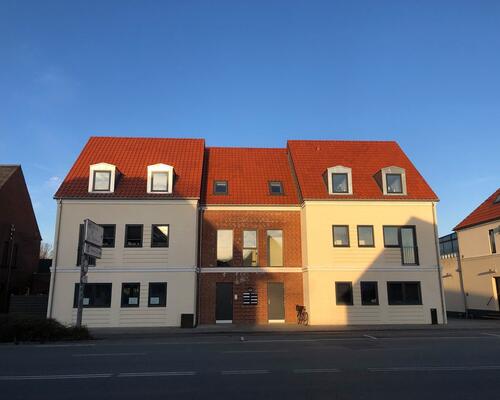 Flot lejlighed med hems og altan samt elevator i ejendommen