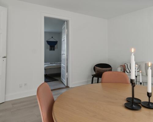 Moderne lejlighed i rolige omgivelser