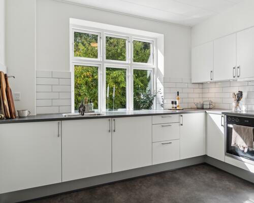 Moderne lejlighed i rolige omgivelser