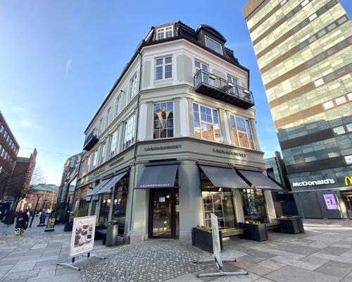 Moderne 2-værelses lejlighed med altan i hjertet af Odense