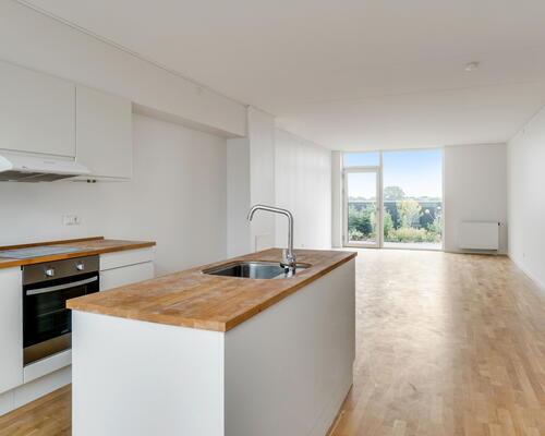 Rummelig 4-værelses lejlighed med centralt placering i Vanløse - Tæt på by, indkøb og offentlig transport.