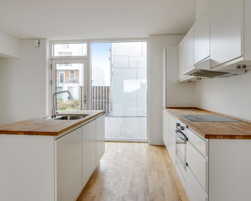 Rummelig 4-værelses lejlighed med centralt placering i Vanløse - Tæt på by, indkøb og offentlig transport.