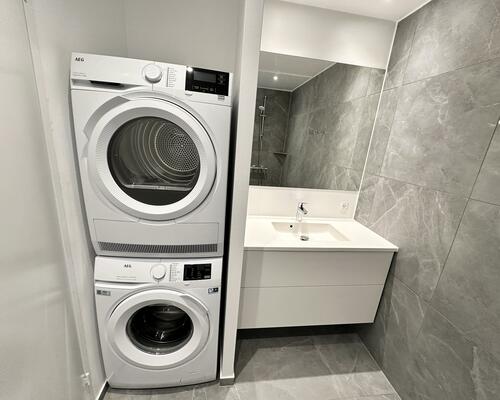 Moderne 3-værelses lejlighed med altan og udsigt