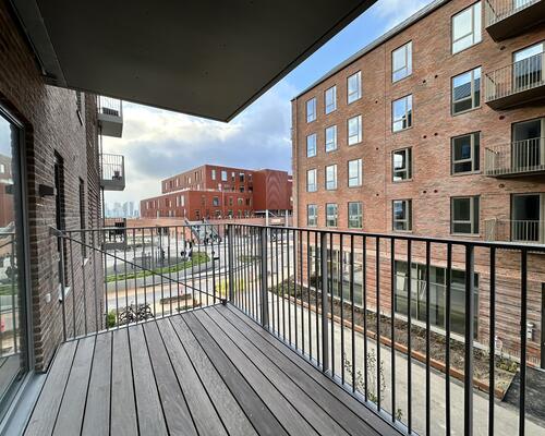 Moderne 3-værelses lejlighed med altan og udsigt