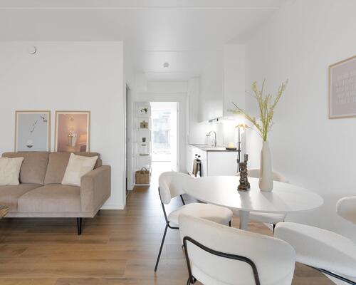 Karine Krumpen 32, 3., 2