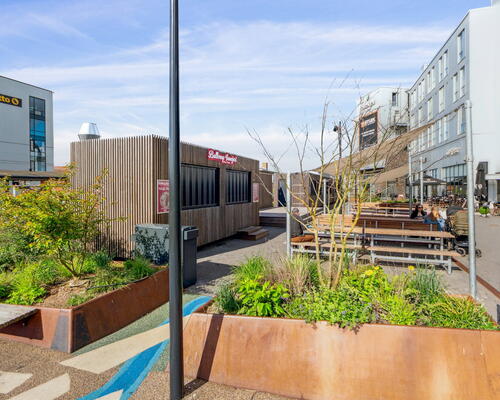 Unik 5-værelses rækkehus på toppen af Vanløse med egen altan, alt i hårde hvidevarer og med plads til hele familien!