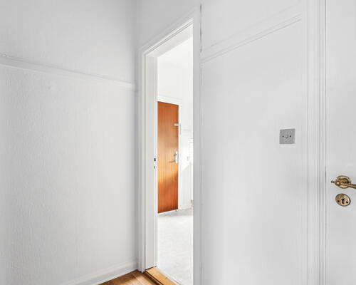 Stor og veldisponeret 2 værelses med altan i Skibhuskvarteret! - KUN 1 MÅNEDS DEPOSITUM!