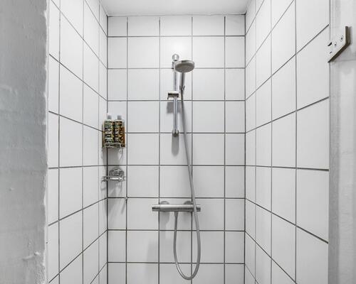 Eksklusiv og karakterfuld lejlighed på Strandgade – fuldt møbleret og klar til indflytning