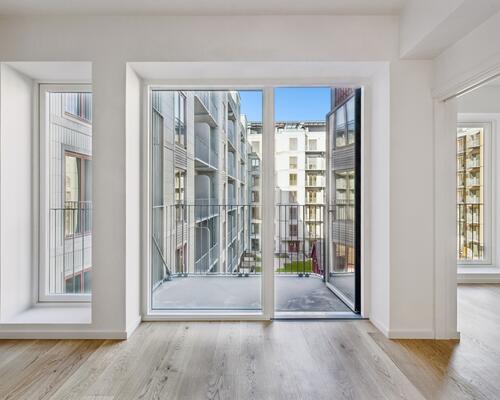 Nyopført lejlighed med altan og tre gode soveværelser