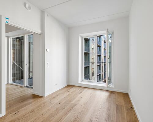 Nyopført lejlighed med altan og tre gode soveværelser