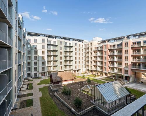 Nyopført lejlighed med altan og tre gode soveværelser