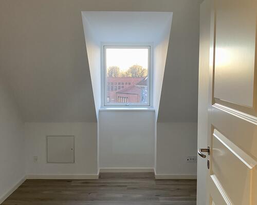 Flot lejlighed med hems og altan samt elevator i ejendommen