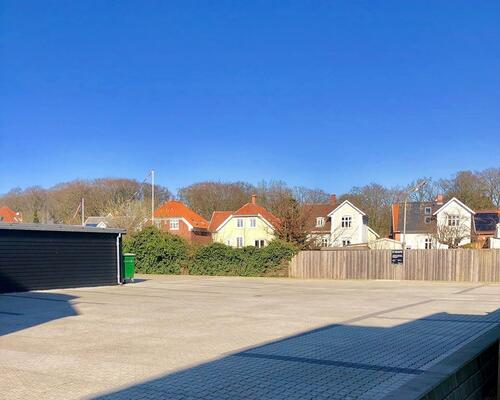 Flot lejlighed med hems og altan samt elevator i ejendommen