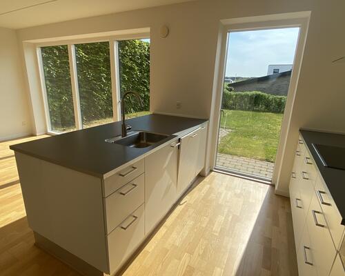 Lækkert og stort rækkehus i 2 plan