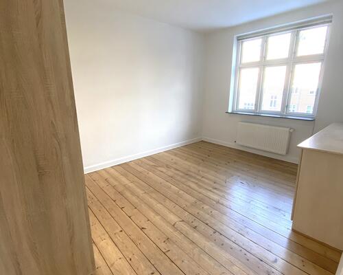 Pæn men mindre 2-værelses lejlighed beliggende på 1. sal