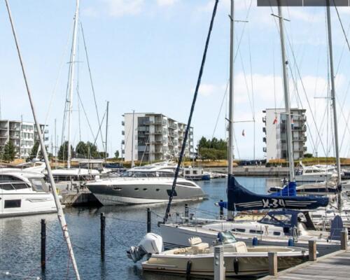 tuborg lejlighed  med direkte udsigt til Svanemøllebugten.