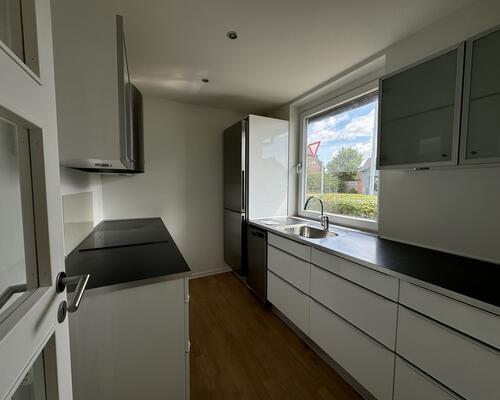 Moderne rækkehus med lys stue og terrasse i Fredericia