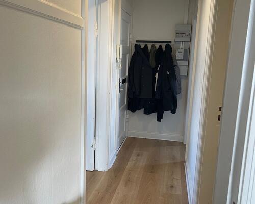 Skøn 3 vær. i vestbyen med altan