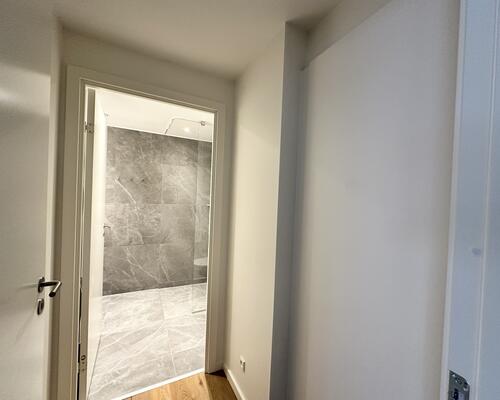 Moderne 3-værelses lejlighed med altan og udsigt