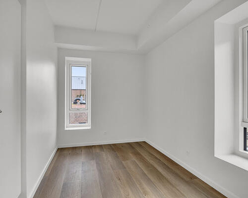 Moderne lejlighed med altan og smuk udsigt over fjorden