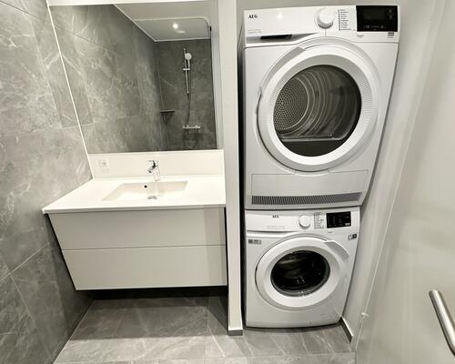 Rummelig lejlighed med altan i naturskønne Nørresundby