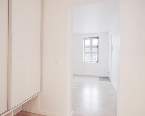 Lys 3-værelses lejlighed centralt i Dronninglund - husdyr tilladt