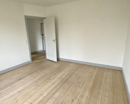 Indbydende 2-værelses lejlighed med skøn atmosfære