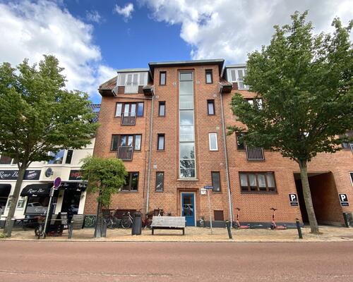 Indbydende lejlighed med fransk altan i Skibhus kvarteret