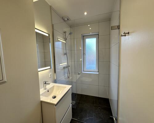 Indbydende lejlighed med fransk altan i Skibhus kvarteret