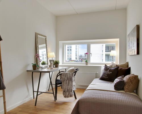 Flot 4 værelses lejlighed med altan