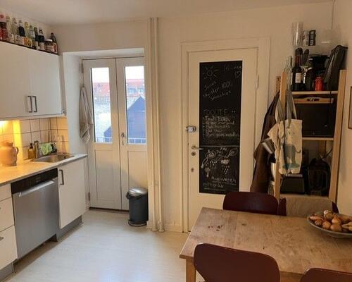 Stor dejlig lejlighed på Trøjborg