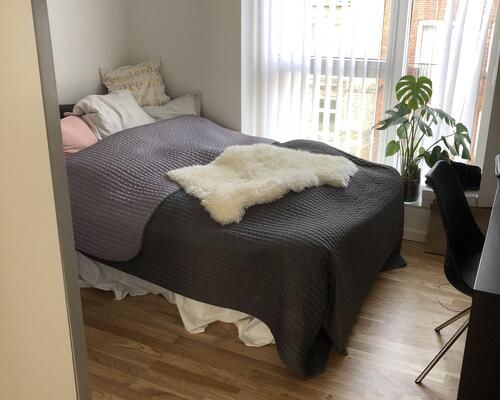 Skøn lejlighed med STOR vestvendt ALTAN