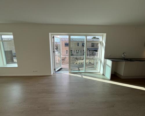 ✨ Lys 2 og 3-værelses lejlighed med altan til leje i attraktivt område 🏡✨