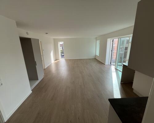 ✨ Lys 2 og 3-værelses lejlighed med altan til leje i attraktivt område 🏡✨