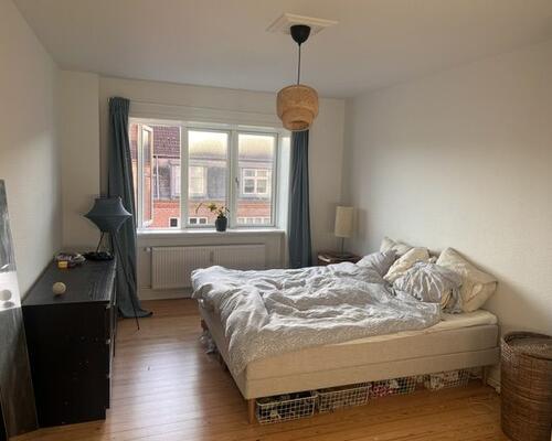 Stor dejlig lejlighed på Trøjborg