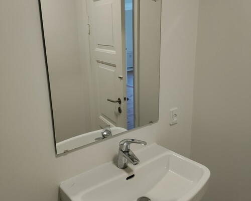 Lys og delevenlig 4-værelses på 125 m2 med karnap og opvaskemaskine