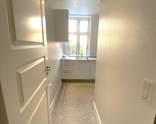 Pæn men mindre 2-værelses lejlighed beliggende på 1. sal