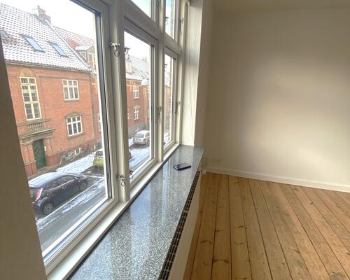 Pæn men mindre 2-værelses lejlighed beliggende på 1. sal