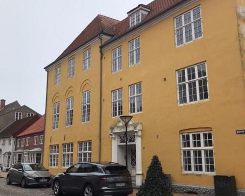 Charmerende bylejlighed