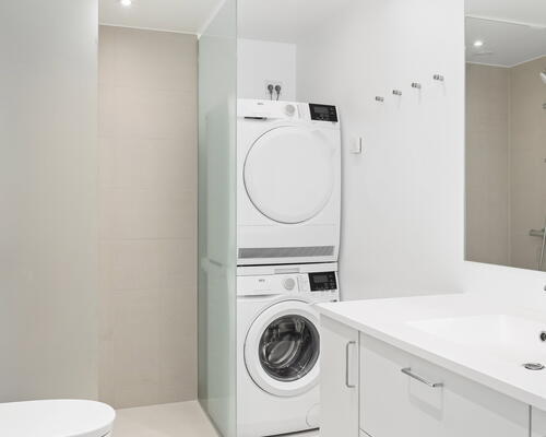 flot 2-værelses lejlighed med egen terrasse i et moderne byggeri