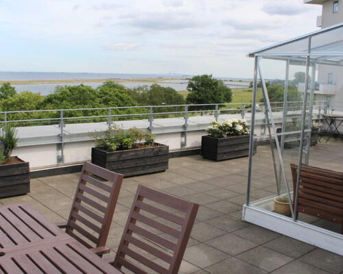 Penthouse by Amager Strand with a large private terrace — available for 12 months, fully furnished including parking in the basement