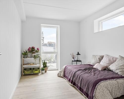 Lækker 2-vær. lejlighed i stueplan med egen terrasse i nyopført ejendom i Hasselager.